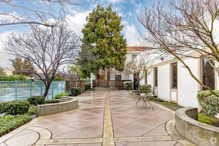 More Photos Of 3200 Patrick Henry Dr, Santa Clara Research And Development For Lease