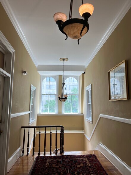 More Photos Of 1201-1217 Hampton St, Columbia Office For Lease