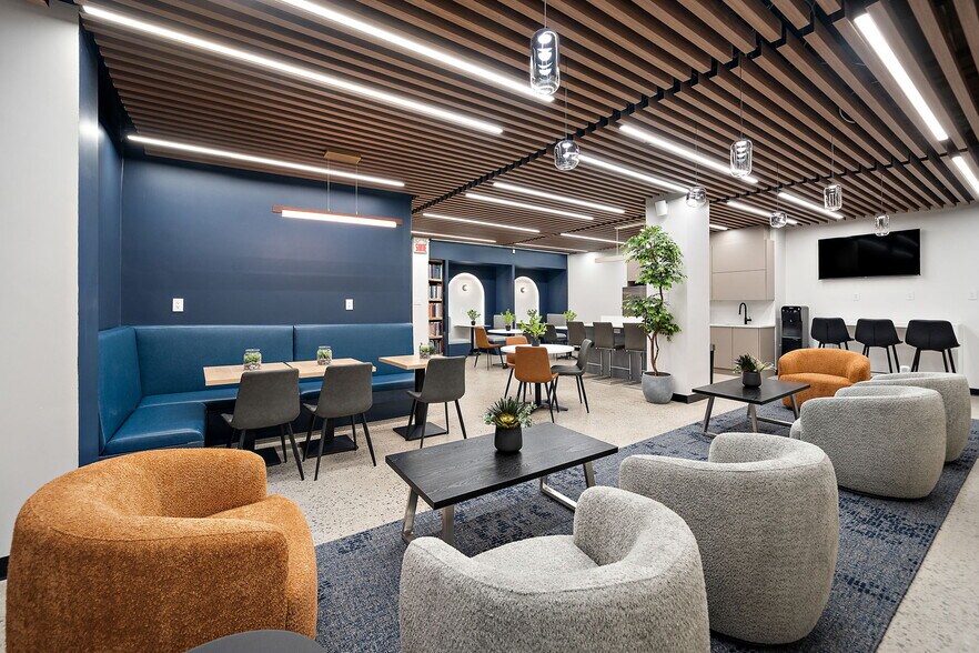 More Photos Of 9900 Boul Cavendish, Montréal Coworking Space