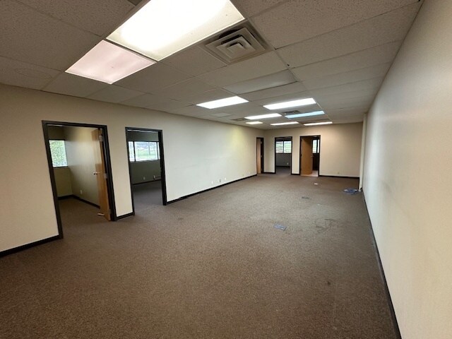 More Photos Of 5450 Wansford Way, Rockford Office For Lease