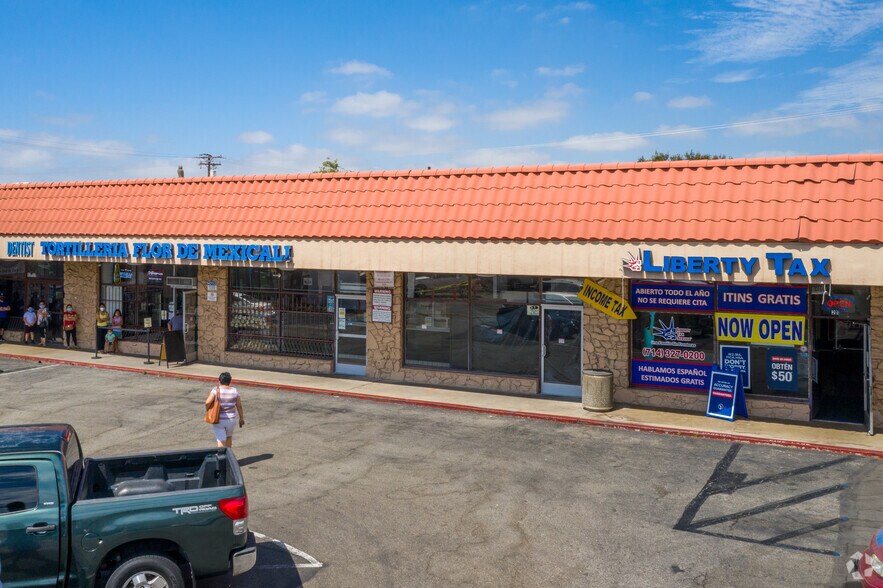 More Photos Of 1212 S Bristol St, Santa Ana General Retail For Lease