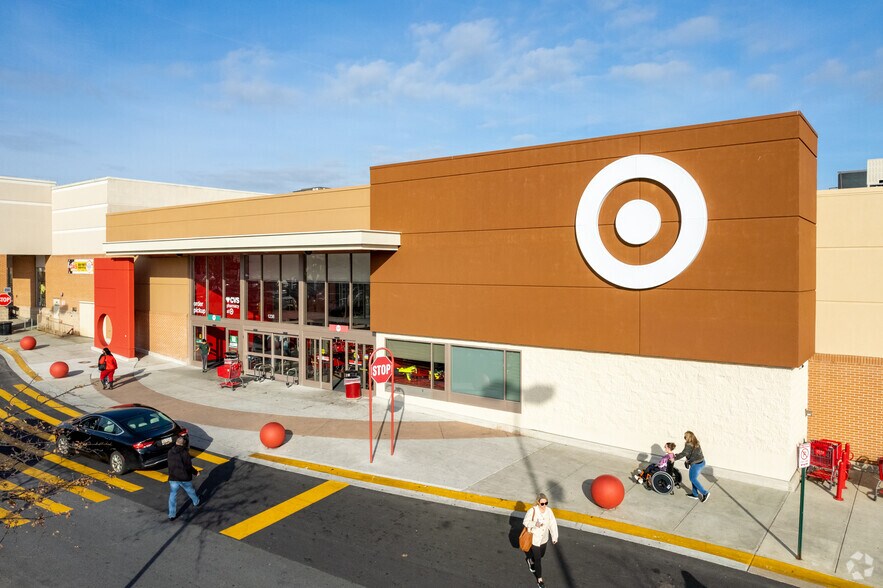 More Photos Of 1238 Putty Hill Ave, Towson General Retail For Lease