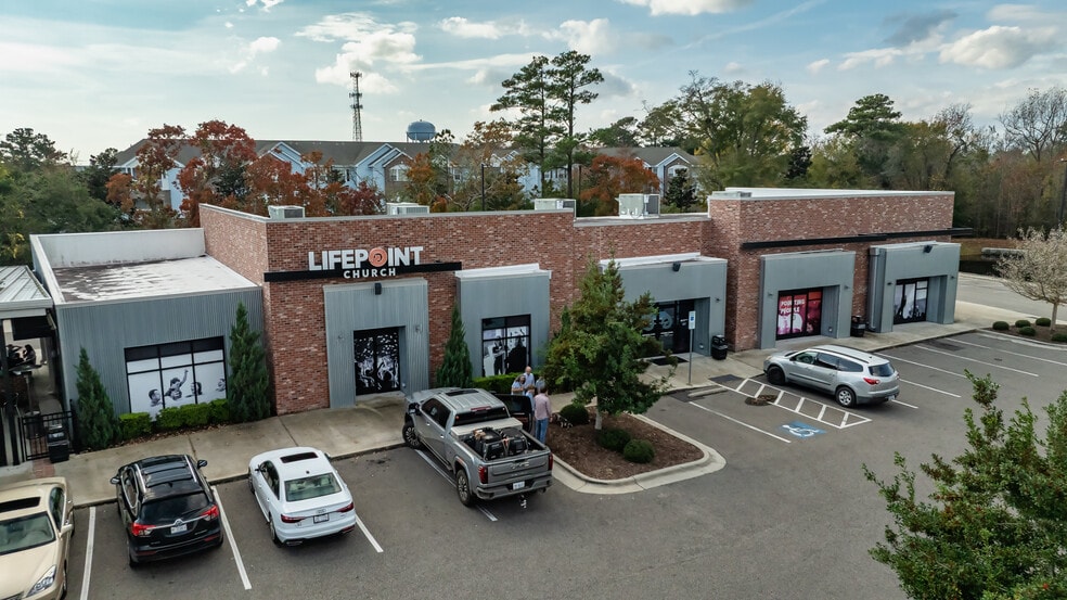 More Photos Of 155 Porters Neck Rd, Wilmington General Retail For Lease