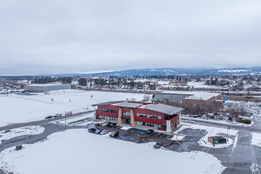 More Photos Of 2700 N Eagle Ln, Liberty Lake Flex For Lease