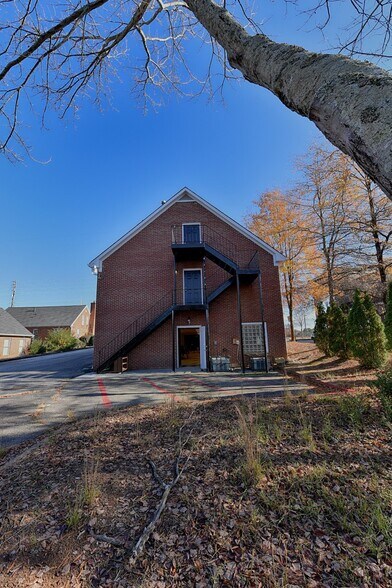 More Photos Of 2601 Sandy Plains Rd, Marietta Office For Sale