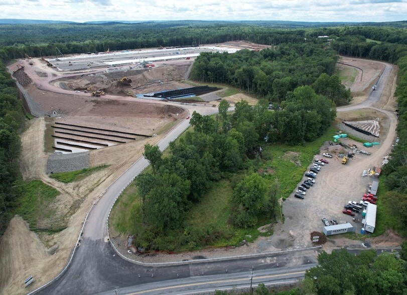 More Photos Of 246 Warner rd, Tannersville Warehouse For Lease