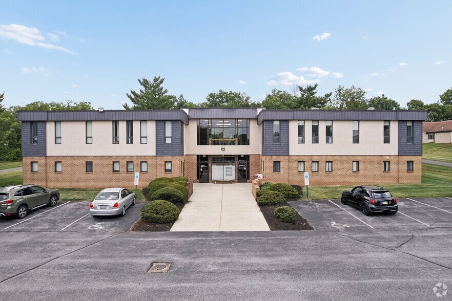 More Photos Of 1569 Medical Dr, Pottstown Office For Sale