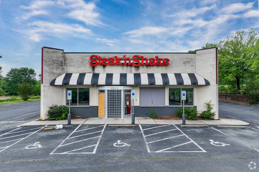 More Photos Of 4684 N Patterson Ave, Winston-Salem Restaurant For Sale