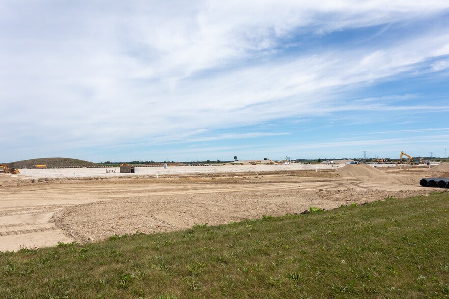 More Photos Of 8630 31rst St, Somers Distribution For Lease