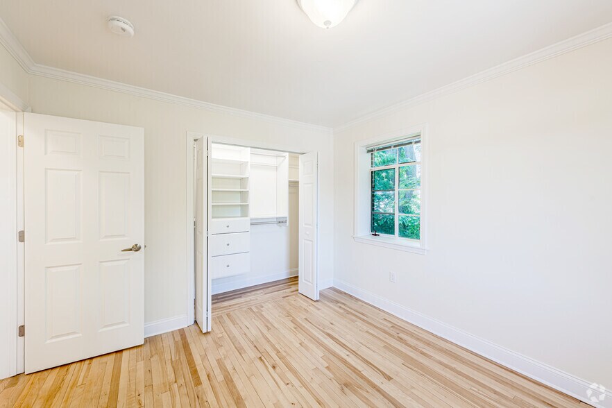 More Photos Of 1223 Beacon St, Brookline Apartments For Lease