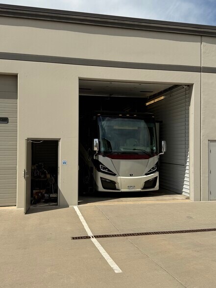 More Photos Of 9181 Commerce Center Cir, Highlands Ranch Self Storage For Sale