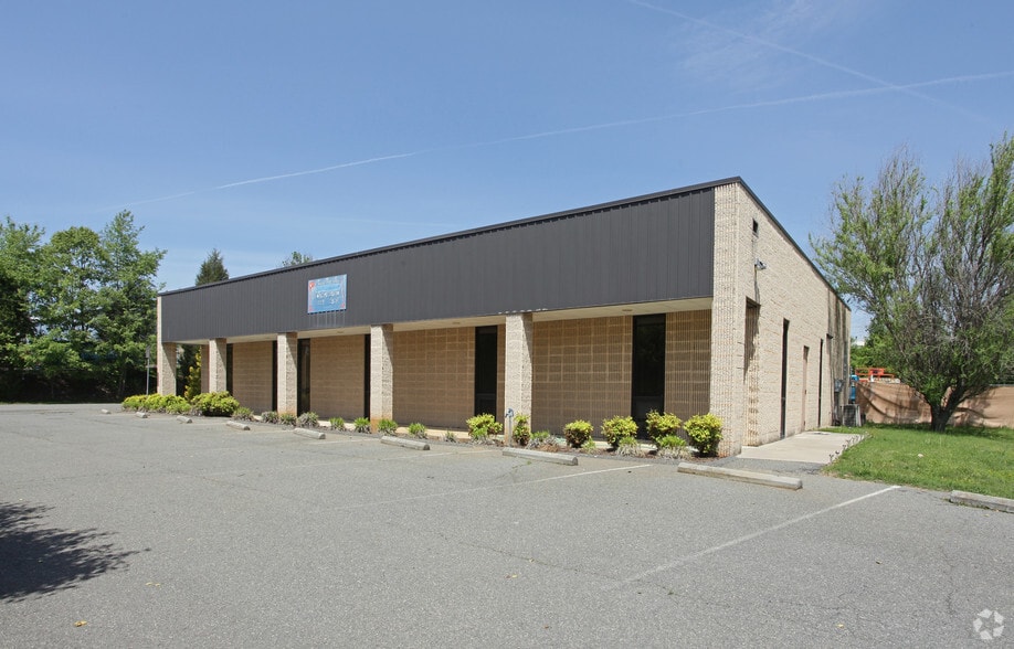 Primary Photo Of 4400 Republic Ct, Concord Warehouse For Lease