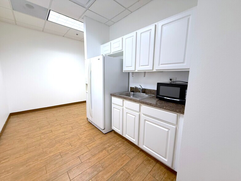 More Photos Of 6735 Conroy Windermere Rd, Orlando Medical For Sale