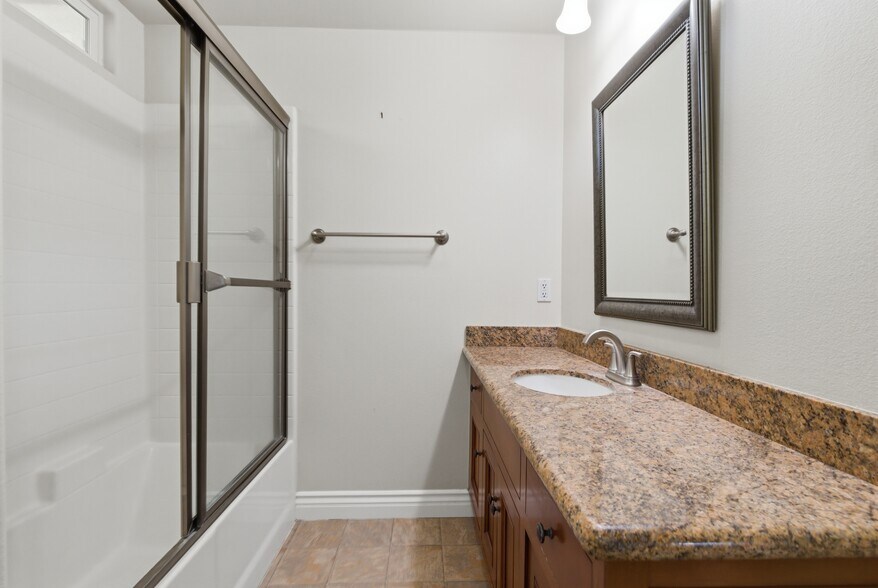 More Photos Of 1101 East Ave, Burbank Apartments For Sale