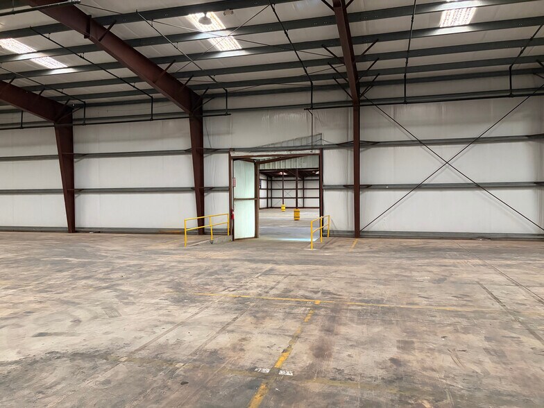 More Photos Of 551 York Rd, Blacksburg Warehouse For Sale