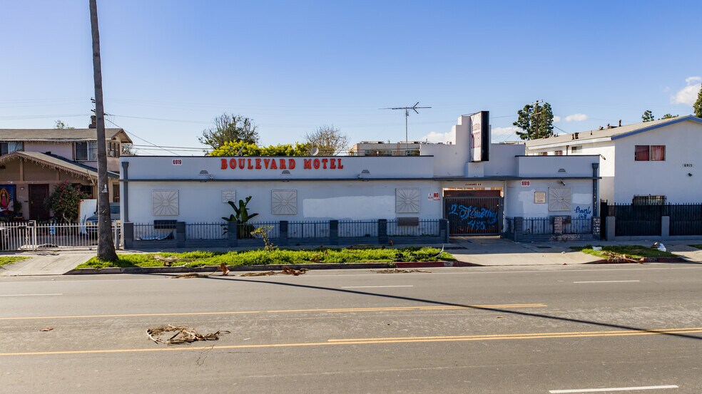 More Photos Of 6919 S Figueroa St, Los Angeles Hotel For Sale