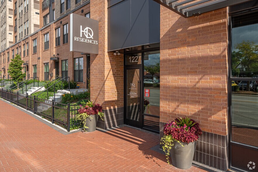 More Photos Of 122 E Northwest Hwy, Mount Prospect Apartments For Lease