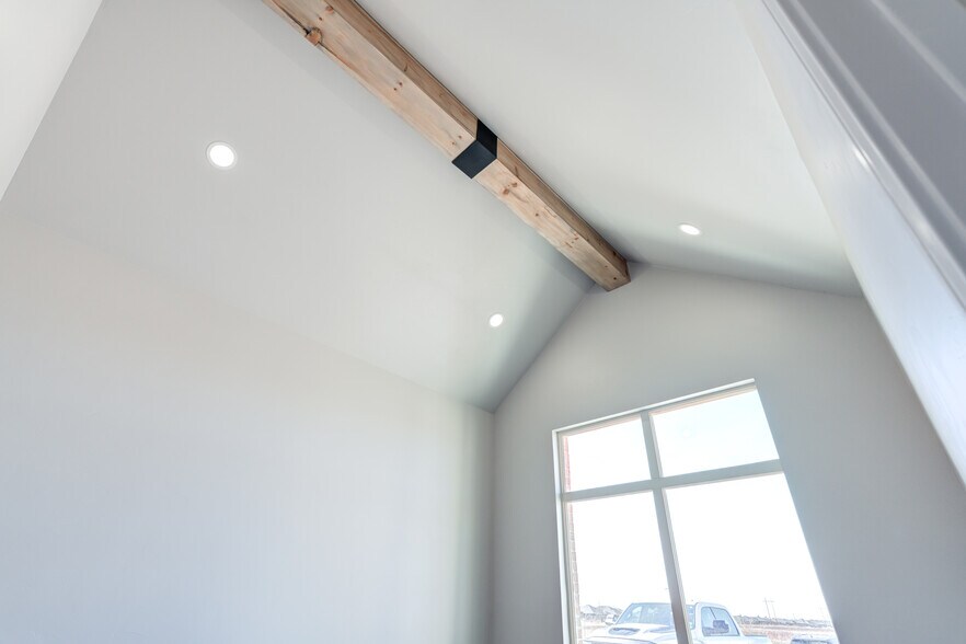 More Photos Of 1420 N Slide Rd, Lubbock Unknown For Lease