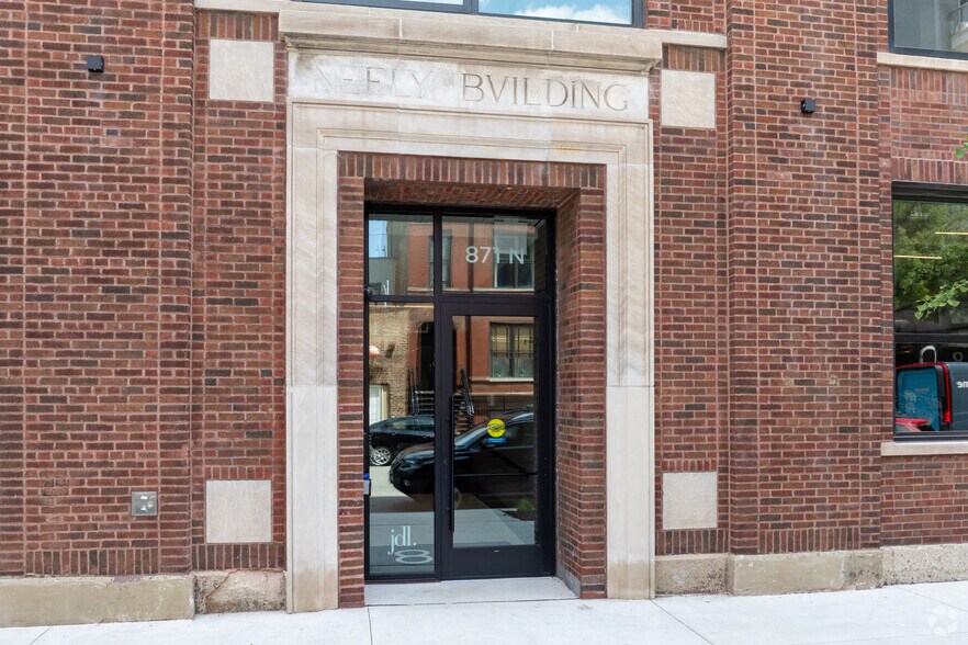 More Photos Of 871 N Franklin St, Chicago Apartments For Lease