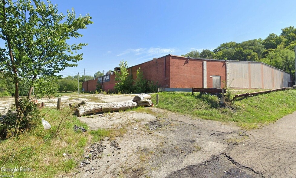 More Photos Of 18310 Euclid Ave, Cleveland Bowling Alley For Sale