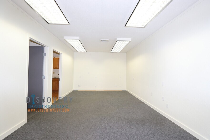 More Photos Of 3664-3666 Grand Ave, Oakland Office For Lease