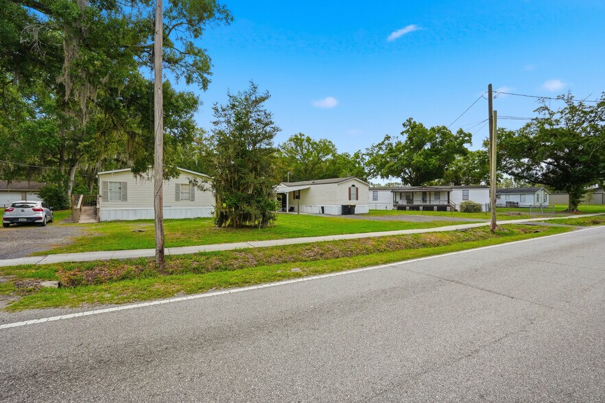 More Photos Of 11169 Eleanor Ave, Jacksonville Manufactured Housing Mobile Home Park For Sale
