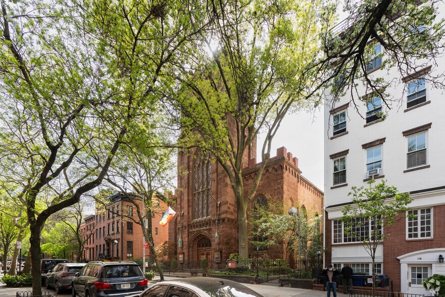 More Photos Of 124 Henry St, Brooklyn Religious Facility For Lease