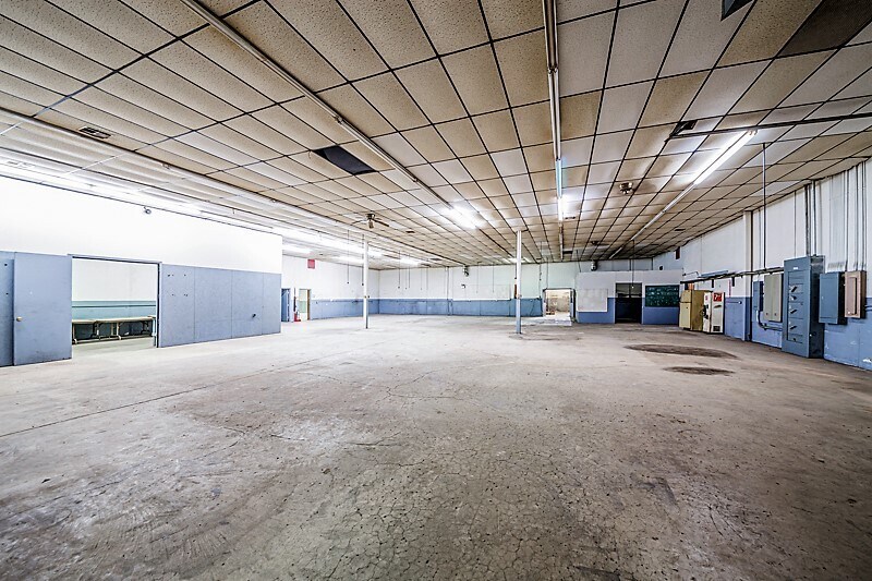 More Photos Of 730 E Eseco Rd, Cushing Warehouse For Sale