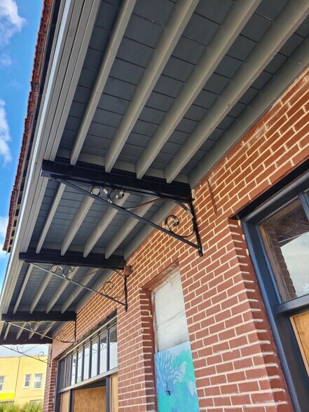 More Photos Of 1637-1651 Main St N, Jacksonville Storefront Retail Residential For Sale
