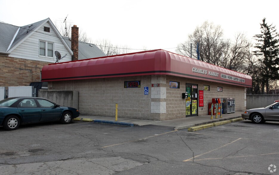 Primary Photo Of 3116 E 9 Mile Rd, Warren Convenience Store For Sale