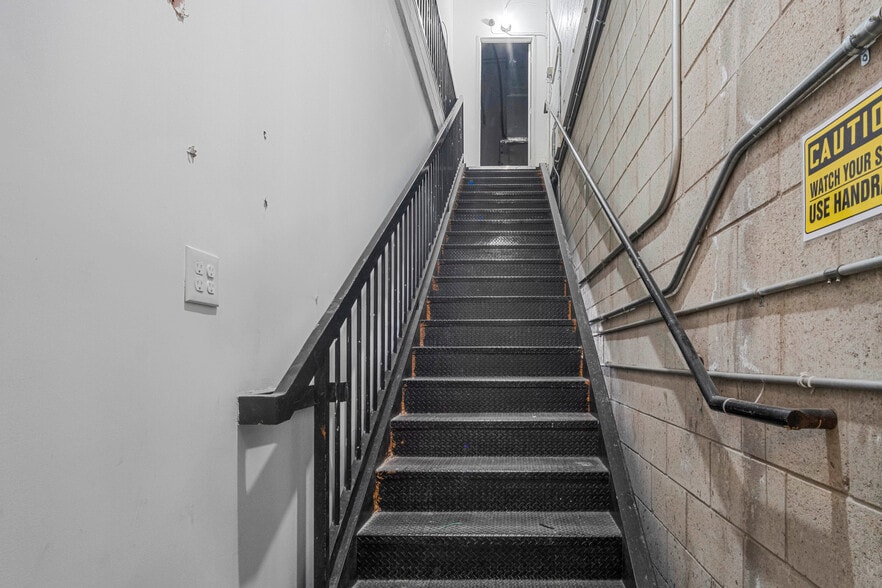 More Photos Of 7231 Hinds Ave, North Hollywood Warehouse For Sale