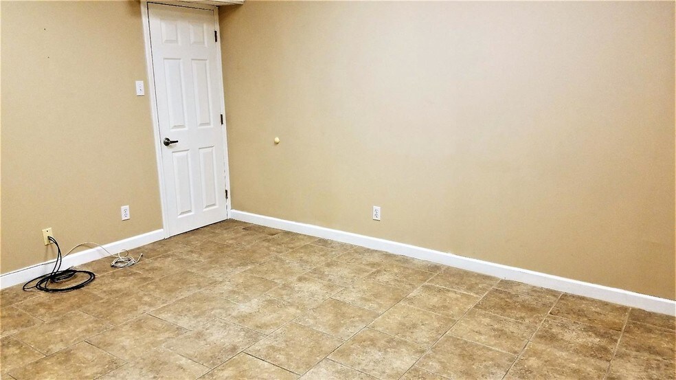 More Photos Of 900 Parker Pl, Schererville Office For Sale