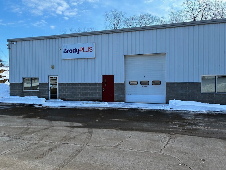 More Photos Of 160 S Turnpike Rd, Wallingford Light Distribution For Lease