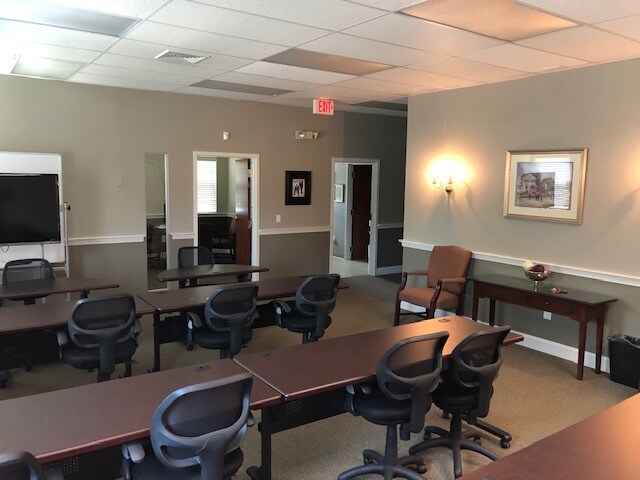More Photos Of 102 Halls Rd, Old Lyme Office For Lease