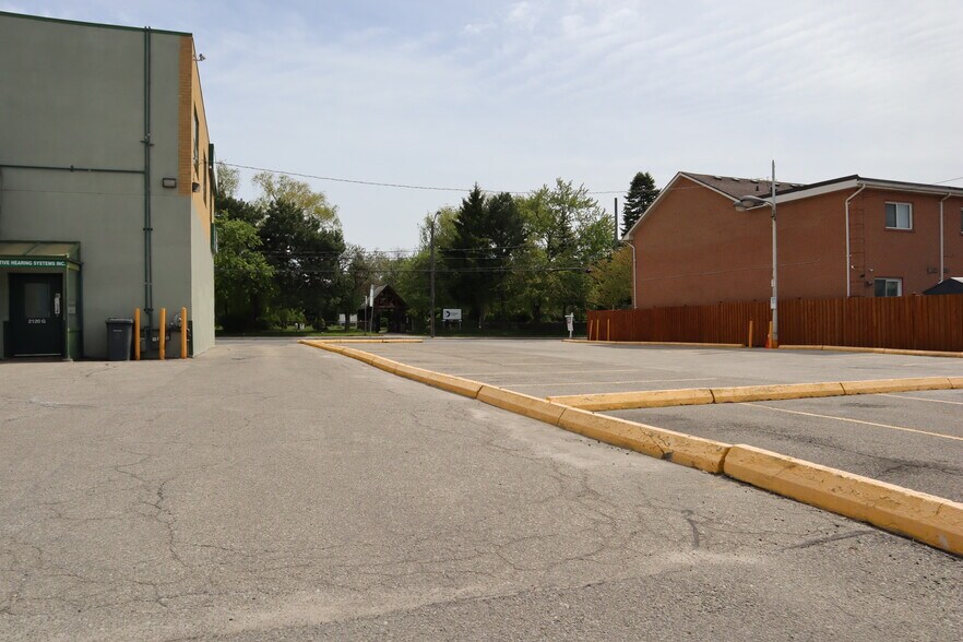 More Photos Of 2120 Eglinton Ave W, Toronto Office For Lease