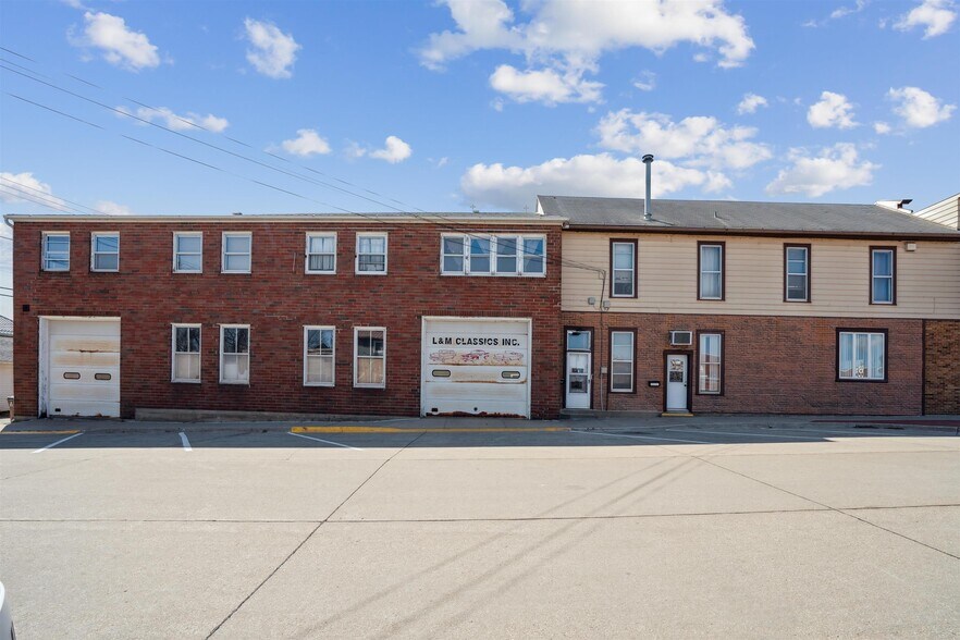 More Photos Of 101 1st E ave, Dyersville General Retail For Sale