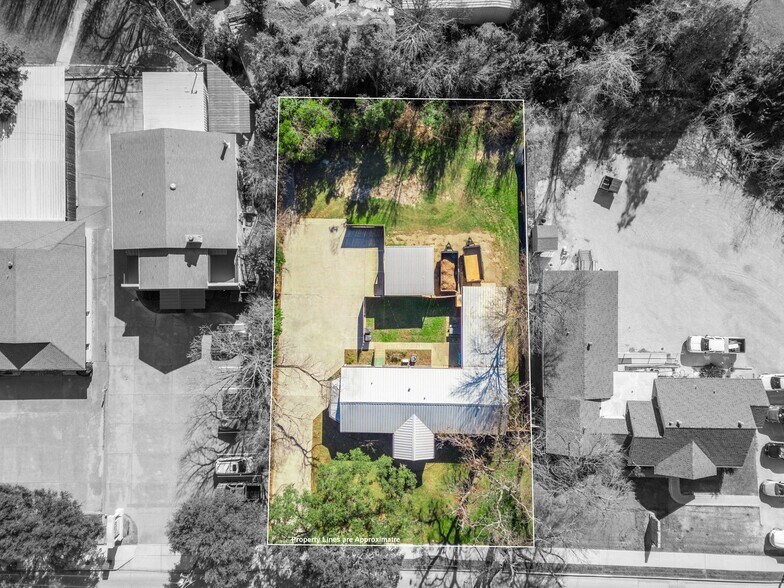 More Photos Of 3306 W Waco Dr, Waco Office Residential For Sale