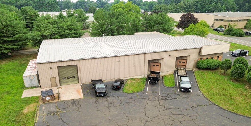 More Photos Of 154 Commerce Way, South Windsor Manufacturing For Lease