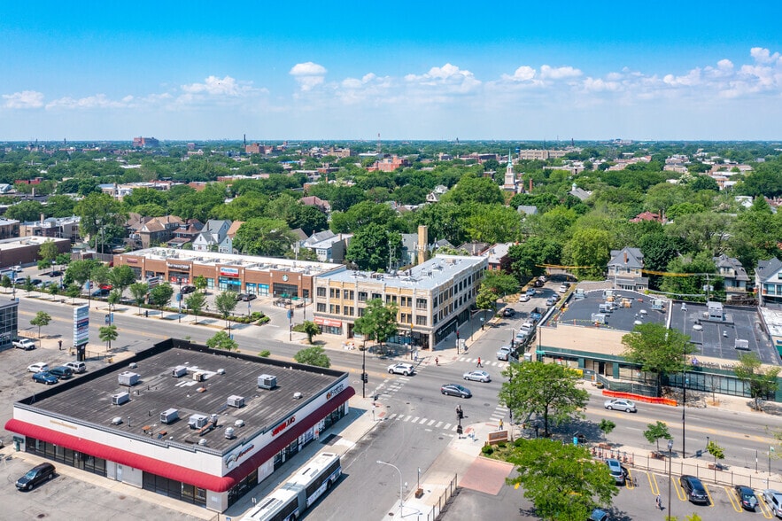 More Photos Of 5250 N Broadway St, Chicago Storefront For Sale