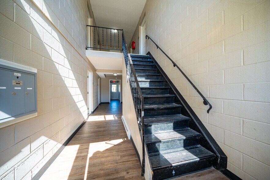 More Photos Of 1615 E 29th St, Lorain Apartments For Sale