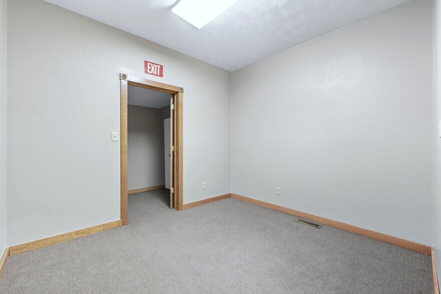 More Photos Of 1804 E Center St, Warsaw Loft Creative Space For Sale