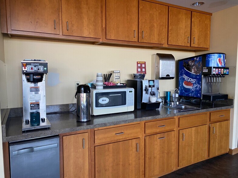 More Photos Of 2171 Sandy Dr, State College Flex For Lease