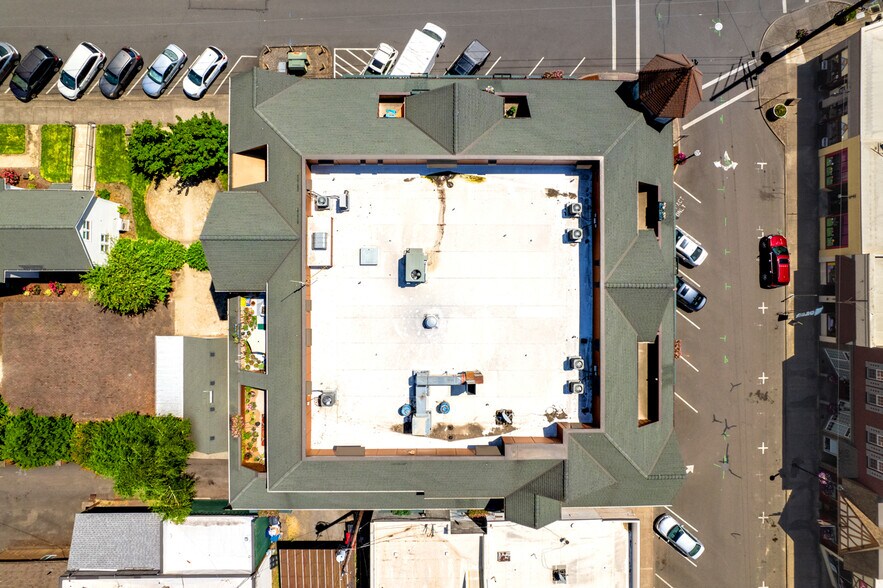 More Photos Of 190 E Charles St, Mount Angel Storefront Retail Office For Sale