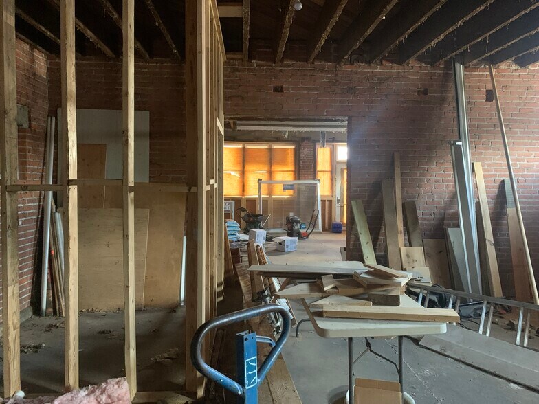 More Photos Of 20 N Main St, Richlandtown Flex For Sale