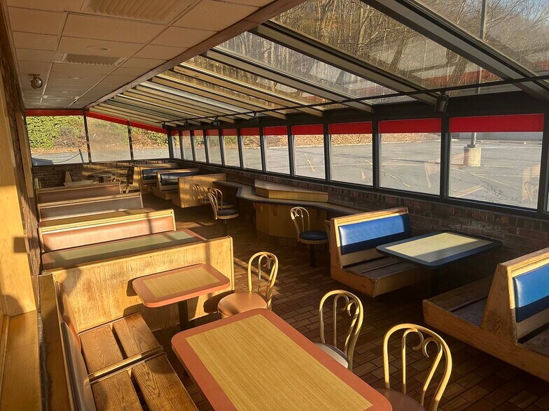 More Photos Of 615 Scranton Carbondale Hwy, Archbald Fast Food For Lease