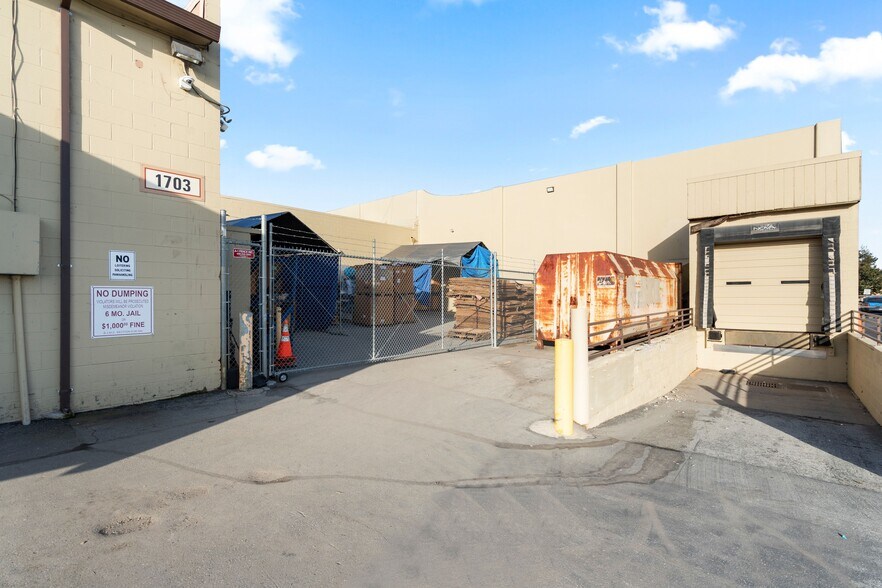 More Photos Of 1701 Airline Hwy, Hollister Freestanding For Lease