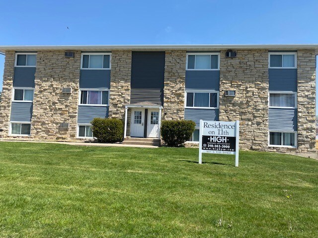 Primary Photo Of 901 S 11th St, Marion Apartments For Sale