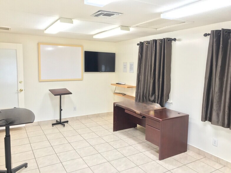 More Photos Of 36345 FL-54, Zephyrhills Freestanding For Sale