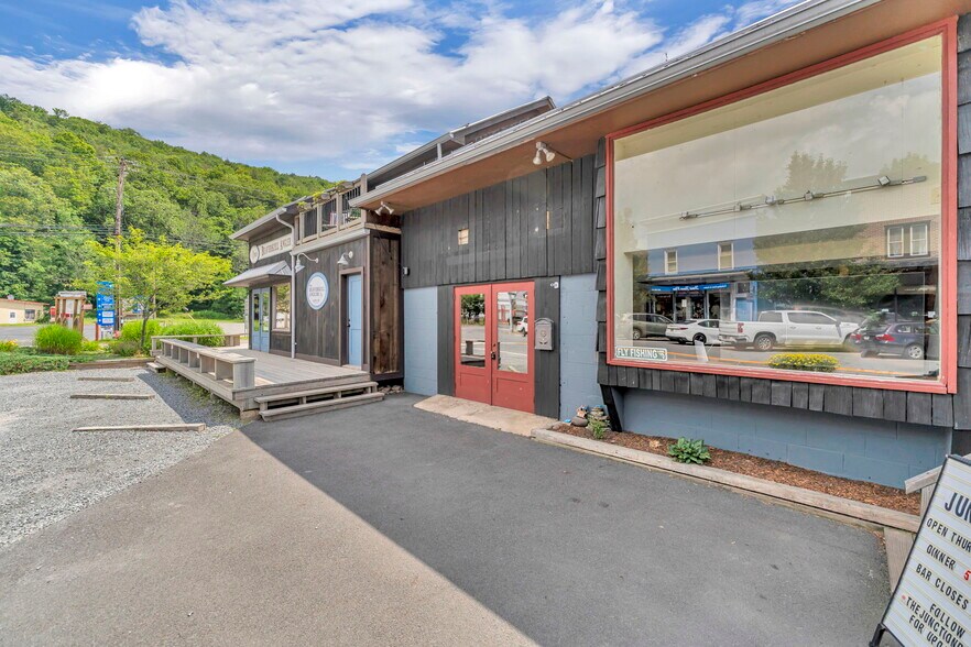 More Photos Of 1959 Old Route 17, Roscoe Storefront Retail Residential For Sale