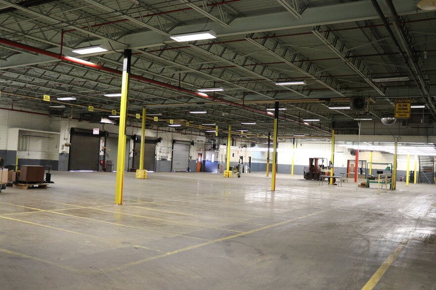 More Photos Of 411 S Ebenezer Rd, Florence Manufacturing For Lease